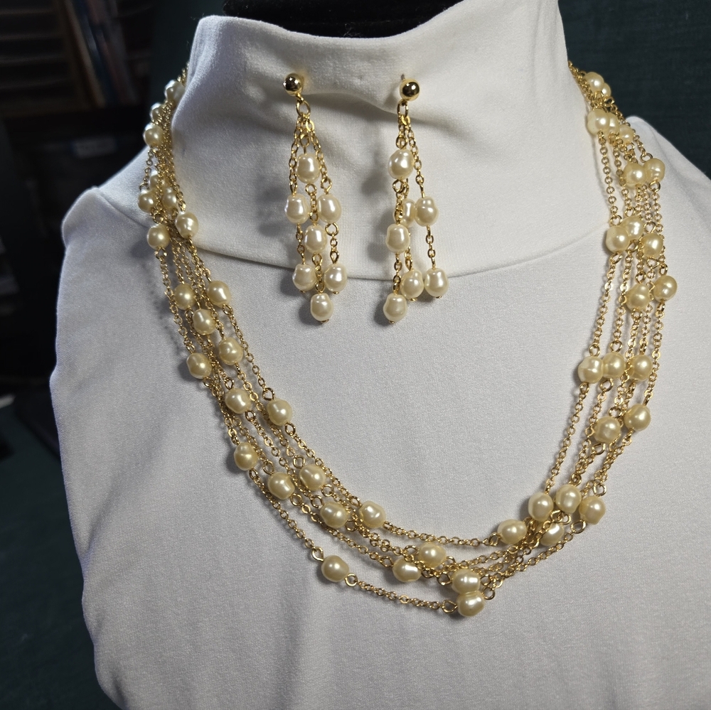 Avon Gold and Pearl Necklace Set